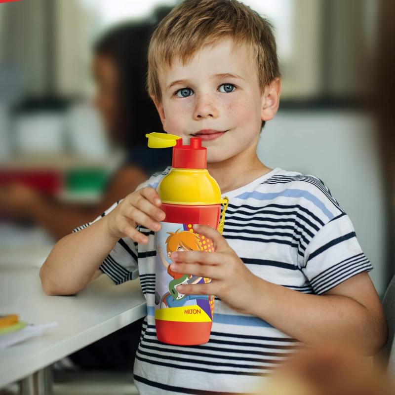 MILTON Kool Active 600 Plastic Insulated Water Bottle with Straw for Kids, 600 ml | School Bottle | Picnic Bottle | Sipper Bottle | Leak Proof | BPA Free | Food Grade | Easy to Carry